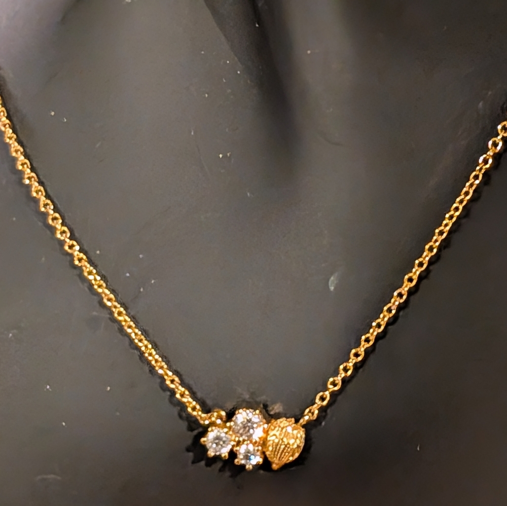 Kurt Geiger Gold Clover and Heart Pendant Necklace - Picture 4 of 7